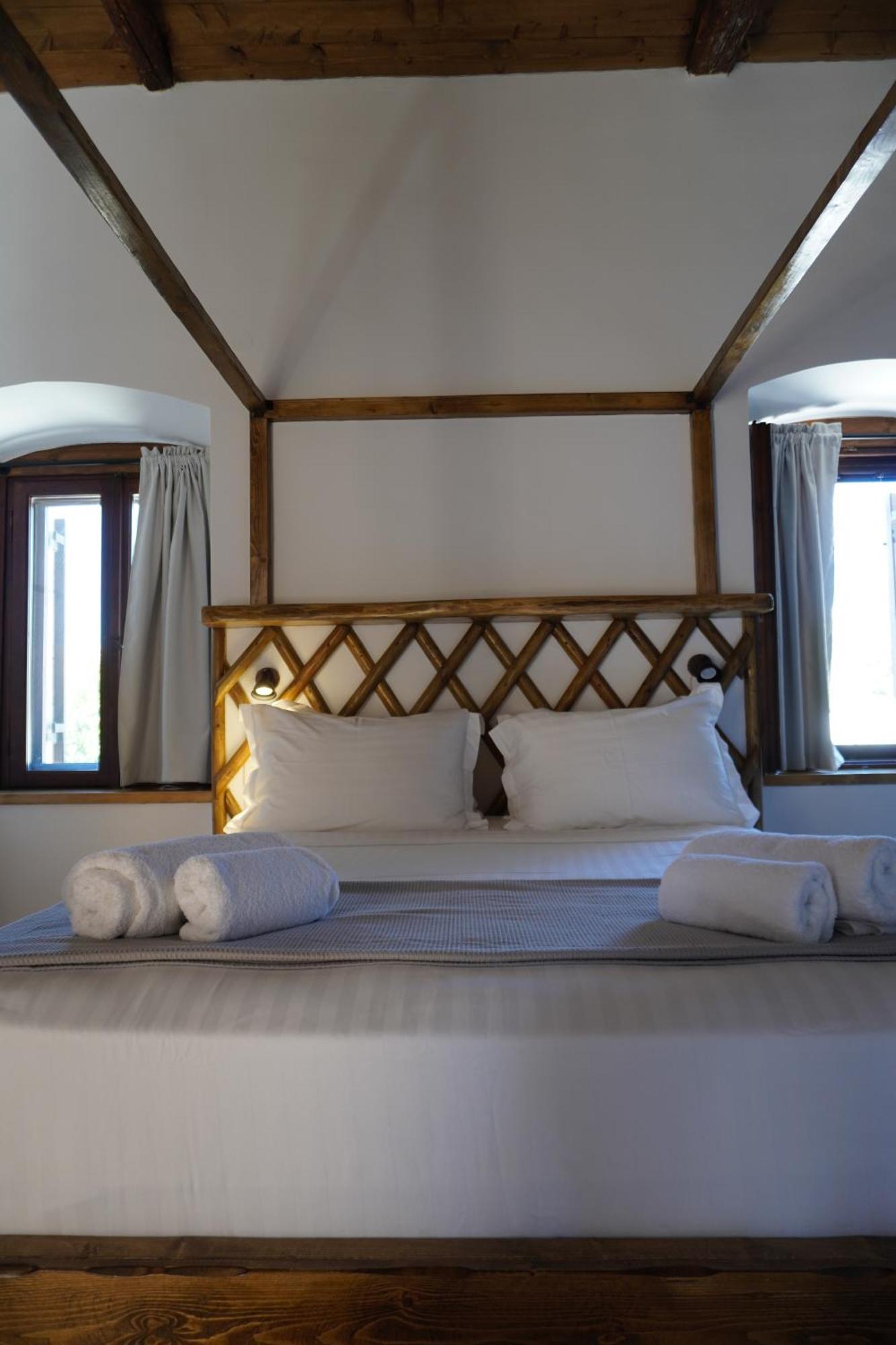 Elia Luxury Rooms Areopoli Exterior photo